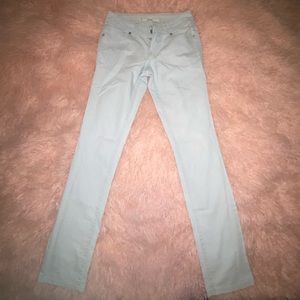 ❤️ BUNDLE 3 for $20 ❤️ Light blue skinny jeans